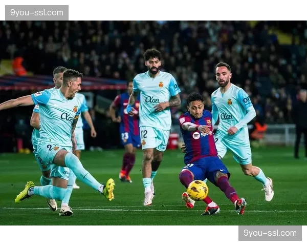 英超“足球基金”利用转播收入分成，投资翻新全国范围内千余块公共球场