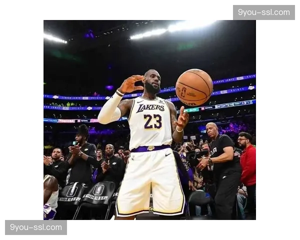 詹姆斯生涯总得分突破45000分,赛后称享受当下每一刻 詹姆斯生涯总得分突破45000分,赛后称享受当下每一刻