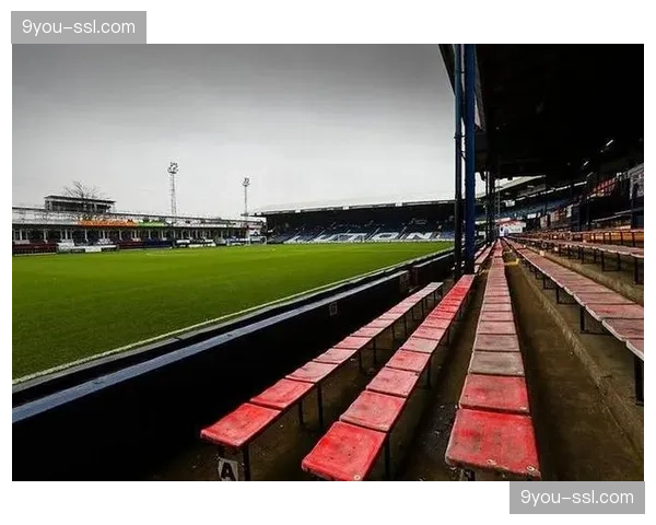 科隆俱乐部宣布，主场部分看台将在今夏进行翻新以提升观赛体验